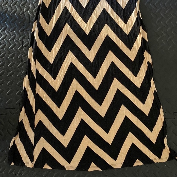 Skirt - Picture 2 of 2